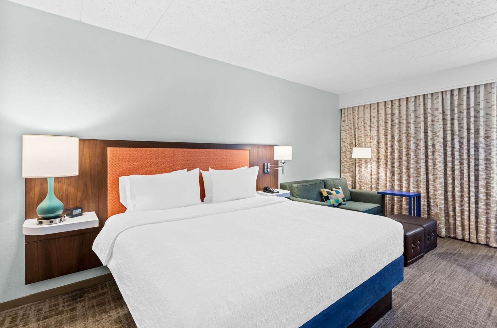 Hampton Inn Chicago-Naperville Exterior photo