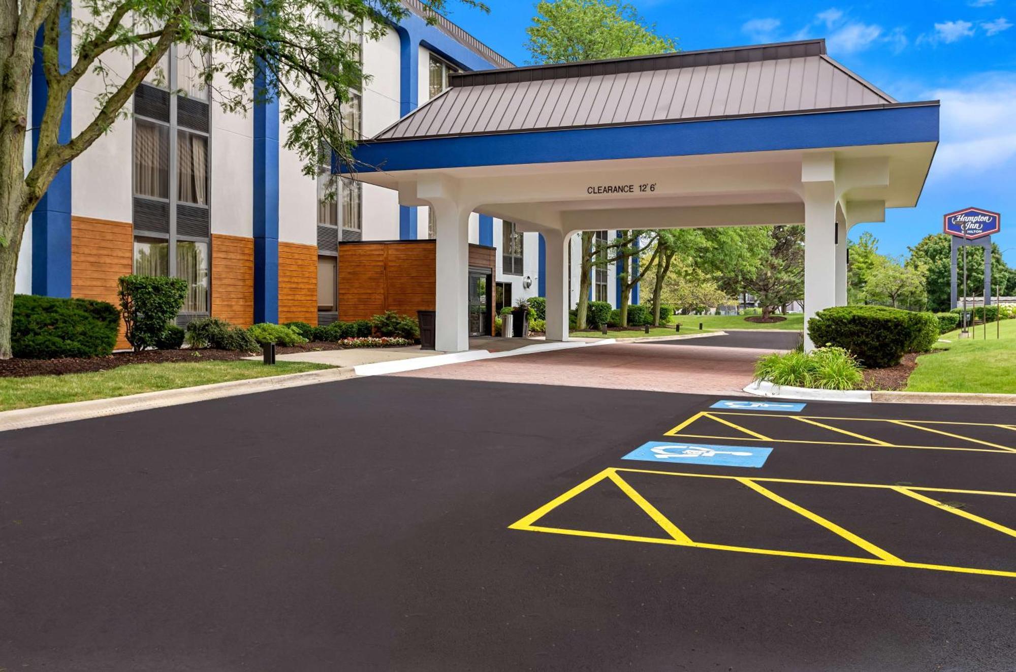 Hampton Inn Chicago-Naperville Exterior photo